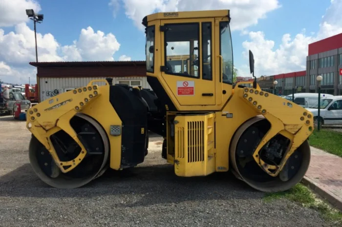 Тандемный каток Bomag BW 202 AD-4- фото № 9