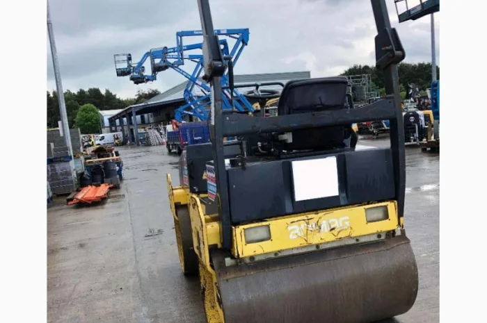 Комбинированный каток Bomag BW 138 AD 2009 года- фото № 2