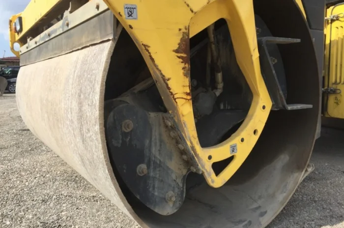 Тандемный каток Bomag BW 202 AD-4 2014 года- фото № 8