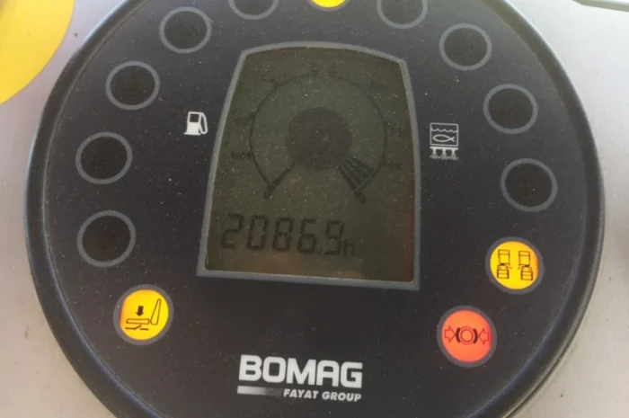 Тандемный каток Bomag BW 202 AD-4 2014 года- фото № 20