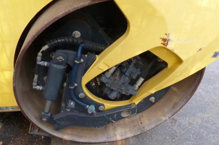 Тандемный каток Bomag BW 190 AD-4- фото № 16