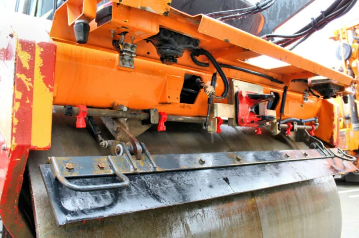 Комбинированный каток Bomag BW 174 AD-2M. Каток Bomag с разбрасывателем- фото № 11