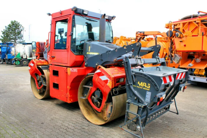 Комбинированный каток Bomag BW 174 AD-2M. Каток Bomag с разбрасывателем- фото № 3