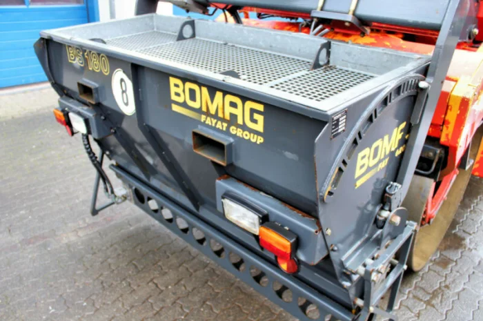 Комбинированный каток Bomag BW 174 AD-2M. Каток Bomag с разбрасывателем- фото № 6