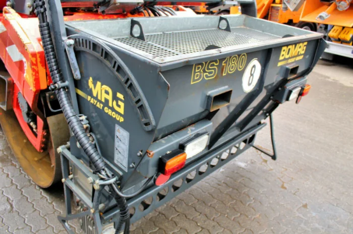 Комбинированный каток Bomag BW 174 AD-2M. Каток Bomag с разбрасывателем- фото № 7