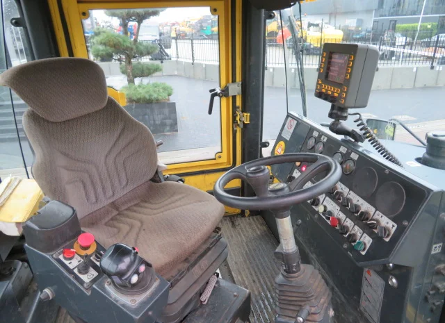 Тандемный каток Bomag BW174 AD-2- фото № 18