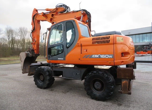 Колесный экскаватор Doosan DX160W. Колесный экскаватор б/у- фото № 6