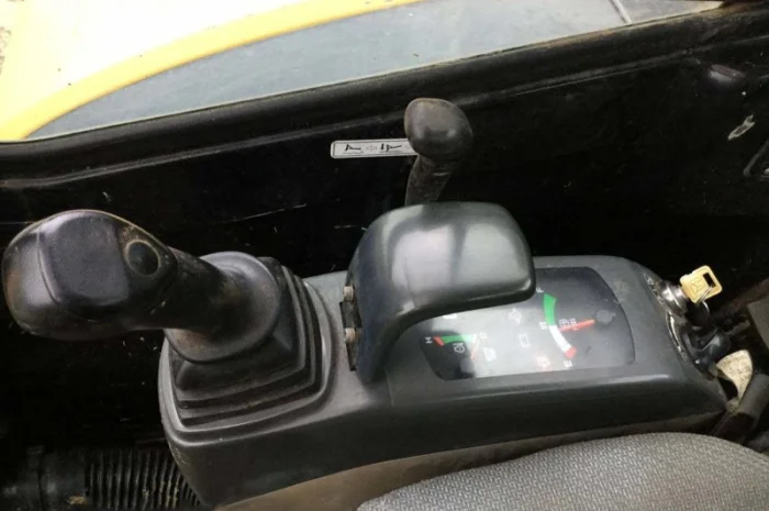 Мини экскаватор Caterpillar 305 CR- фото № 4