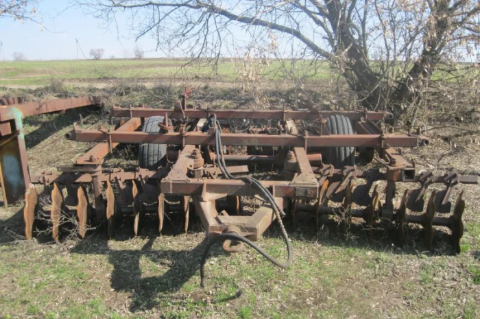 БДТ 3, Днепропетровская обл- фото № 2