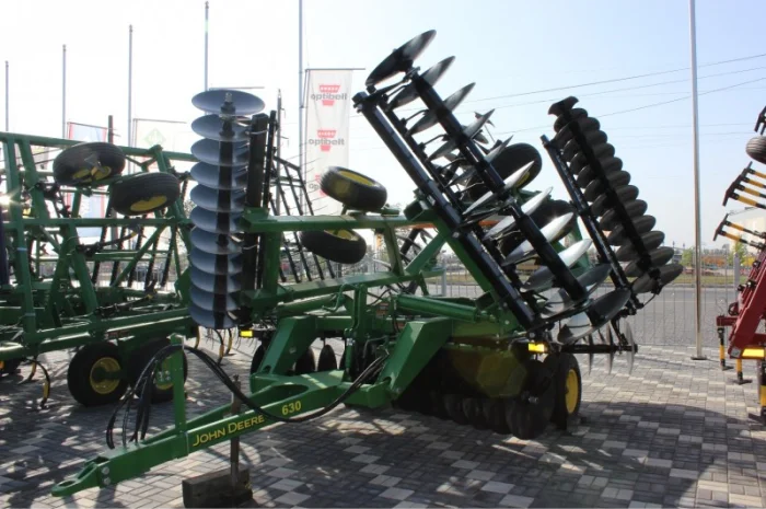 John Deere 630- фото № 1