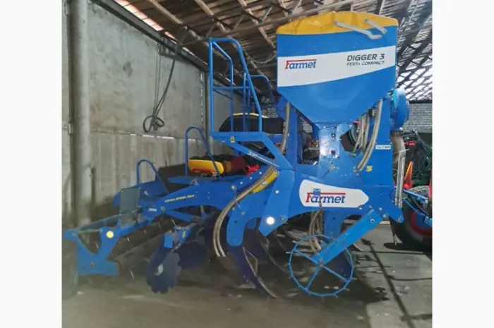 Глубокорыхлитель с внесениeм удобрений Farmet Digger 3 Fert+ Compact- фото № 1