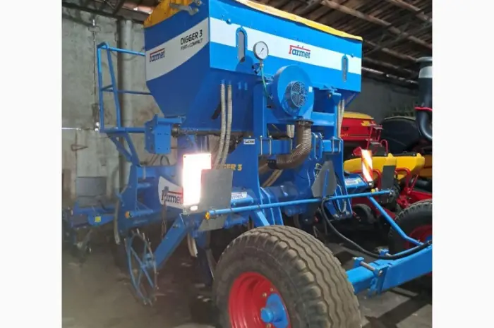 Глубокорыхлитель с внесениeм удобрений Farmet Digger 3 Fert+ Compact- фото № 3