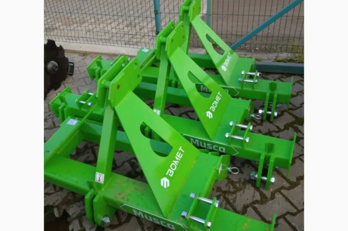 Глубокорыхлитель рыхлитель чизель 3 - 4 лапы стойки Бомет Bomet Польша- фото № 1