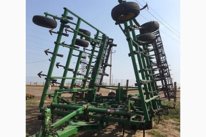 Культиватор John Deer 2210, ширина захвата 10.8 m- фото № 1