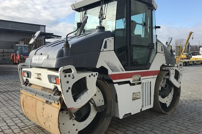 Двухвальцовый каток Hamm DV 90 VO в Наличии- фото № 4