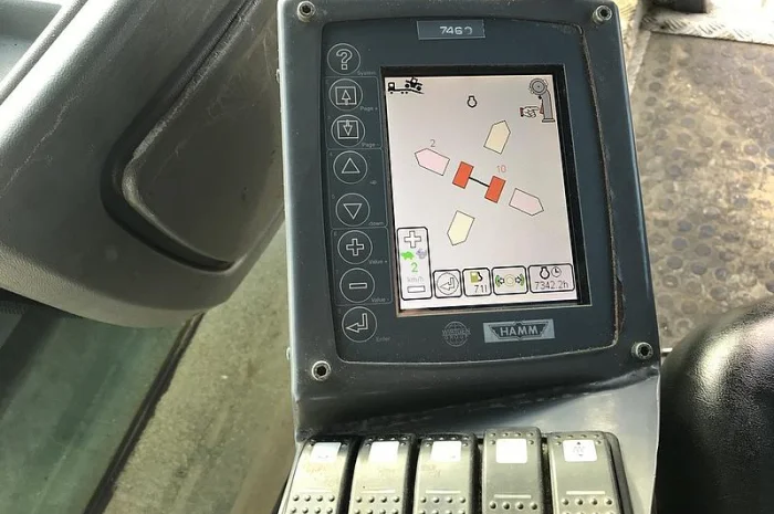 Двухвальцовый каток Hamm DV 90 VO в Наличии- фото № 5