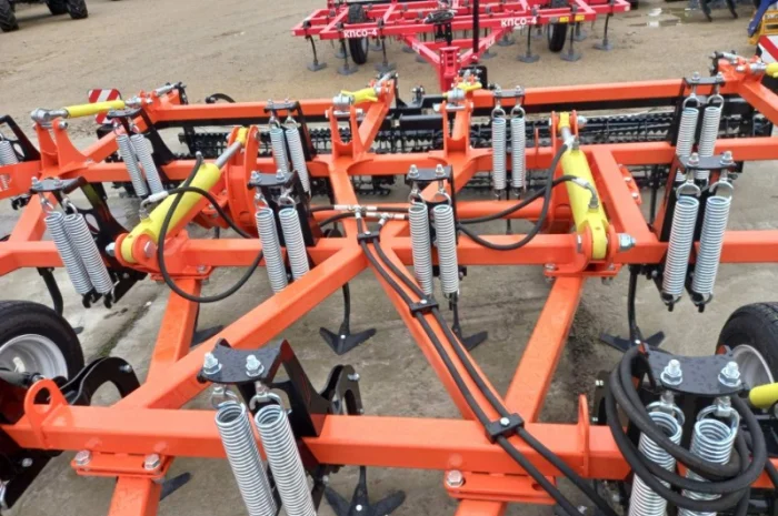 Культиватор ВЕПР 4, 2 причіпний з пружинним блоком захисту стійок- фото № 6