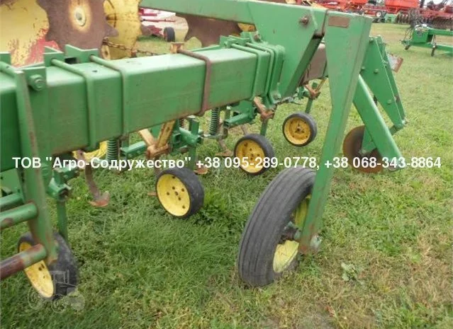 Из США - пропашной культиватор John Deere 825 /8 рядный- фото № 2