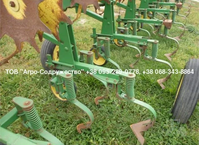 Из США - пропашной культиватор John Deere 825 /8 рядный- фото № 4