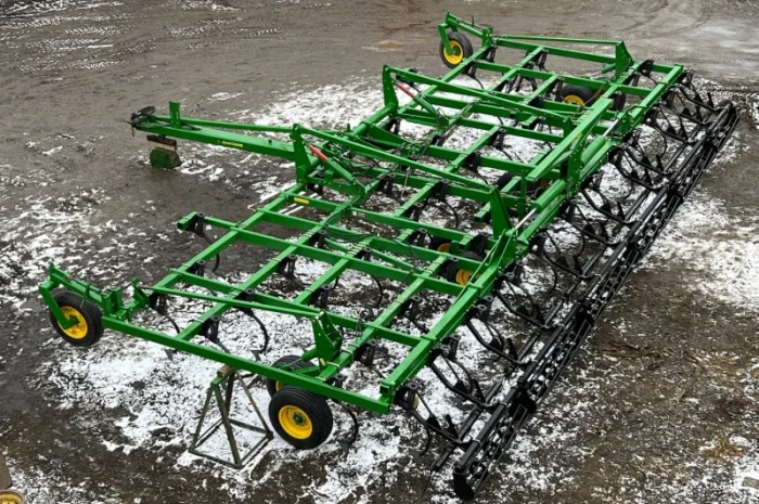 Продам Культиватор John Deere 4м- фото № 3