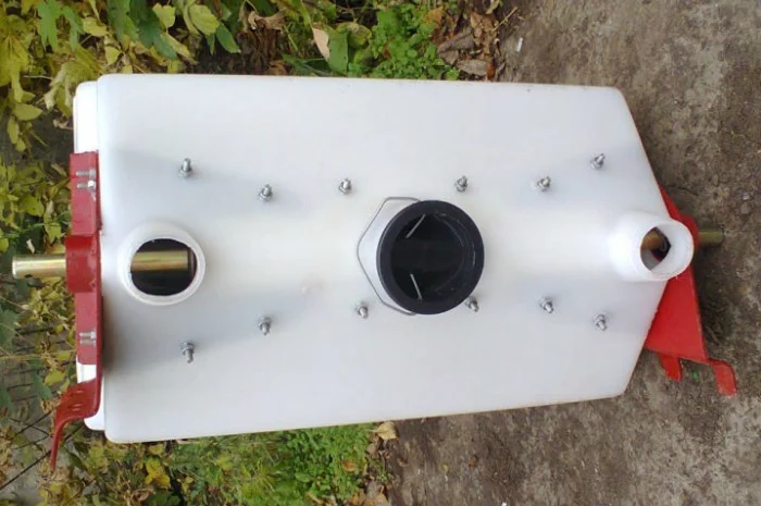 Банки для удобрений Аппараты туковысевающие на культиваторы КРН КРНВ УСМК- фото № 4