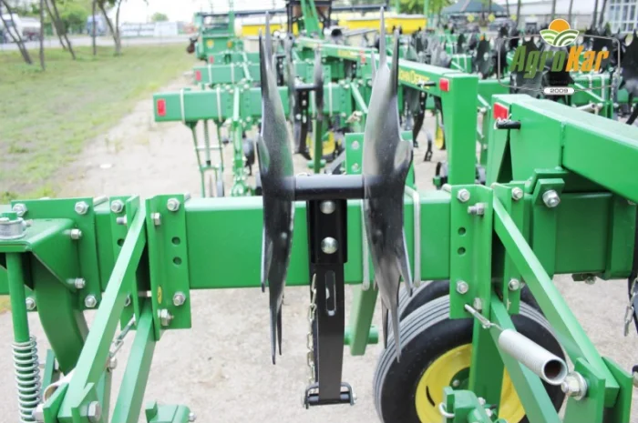 Просапний культиватор John Deere 825 (8 рядів)- фото № 10
