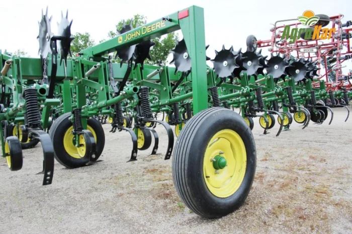 Просапний культиватор John Deere 825 (8 рядів)- фото № 12