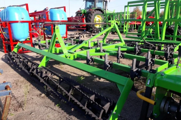 Культиватор для суцільного обробітку 3, 2 м з катком стрілчасті лапи- фото № 3