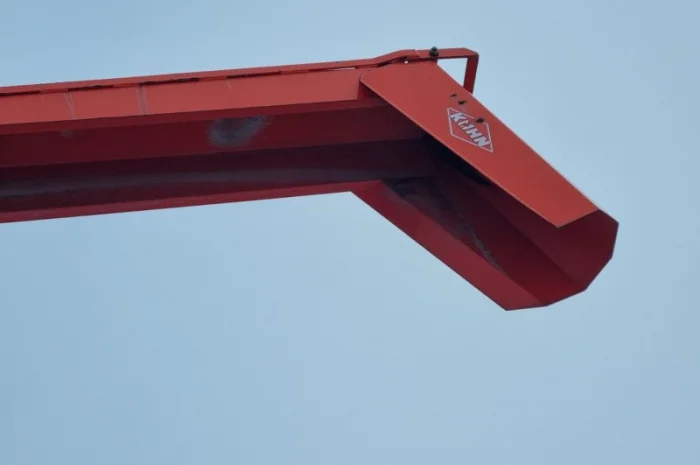 Навесной четырехрядный измельчитель кукурузы на силос Kuhn MC 180S Quattro- фото № 9