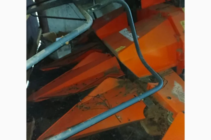 Навесной четырехрядный измельчитель кукурузы на силос Kuhn MC 180S Quattro- фото № 17