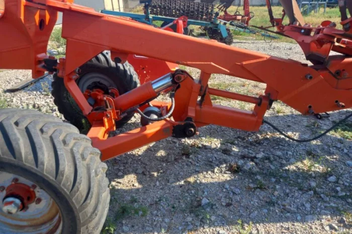 Плуг оборотний Kuhn Challenger 5+3 з відвалами Tekrone- фото № 3