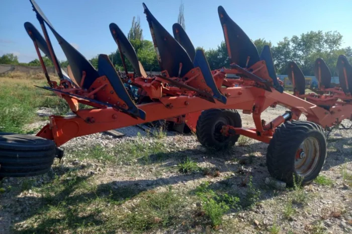 Плуг оборотний Kuhn Challenger 5+3 з відвалами Tekrone- фото № 4