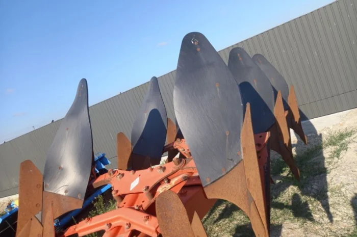 Плуг оборотний Kuhn Challenger 5+3 з відвалами Tekrone- фото № 5