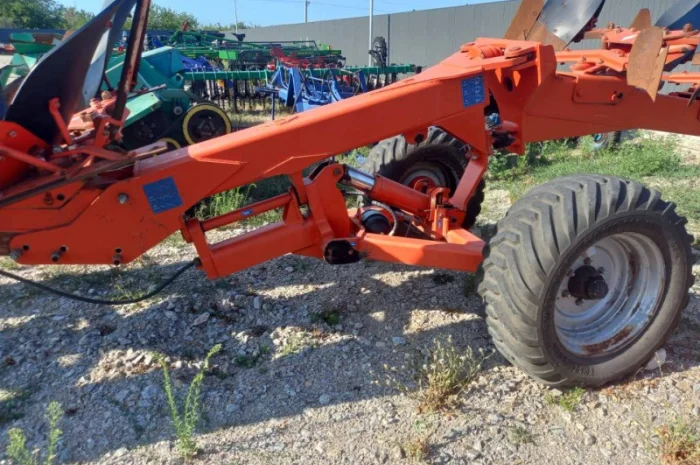 Плуг оборотний Kuhn Challenger 5+3 з відвалами Tekrone- фото № 9