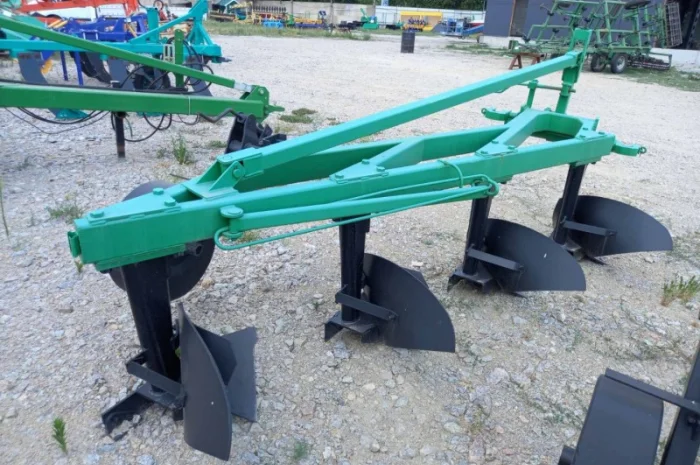 Плуг навісний 4 корпусний 4-35 см. (висока стійка)- фото № 3