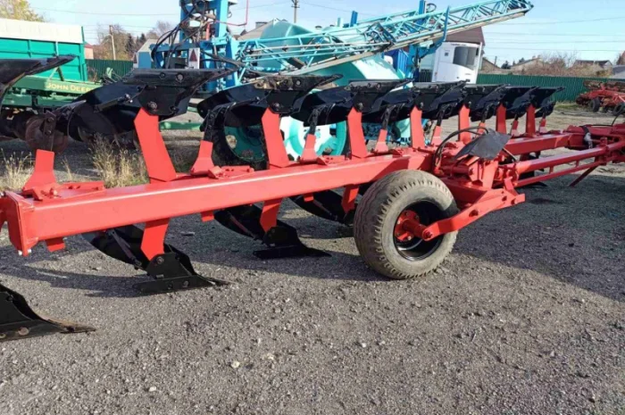 Оборотний плуг Gregoire Besson 8- фото № 3