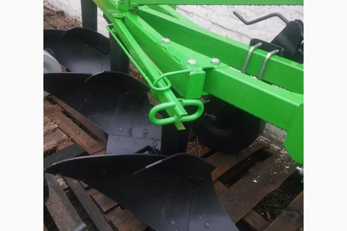 Плуг 3*30- фото № 1