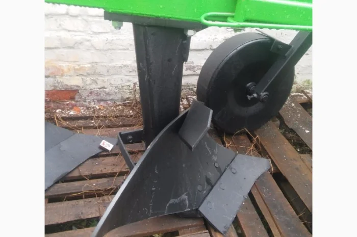 Плуг 3*30- фото № 3