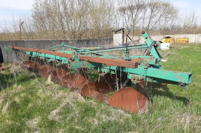 Плуг восьмикорпусний навісний ПНЛ-8-40 К700- фото № 1