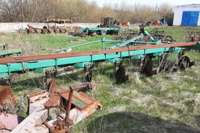 Плуг восьмикорпусний навісний ПНЛ-8-40 К700- фото № 3