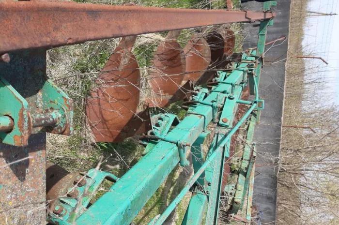 Плуг восьмикорпусний навісний ПНЛ-8-40 К700- фото № 7