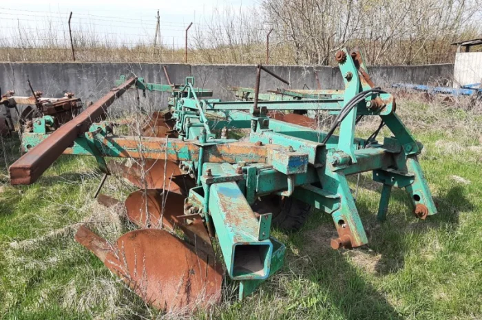 Плуг восьмикорпусний навісний ПНЛ-8-40 К700- фото № 9