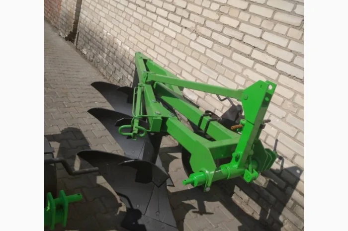 Плуг навісний польовий лемішний оборотний 3х корпусний на мтз- фото № 2