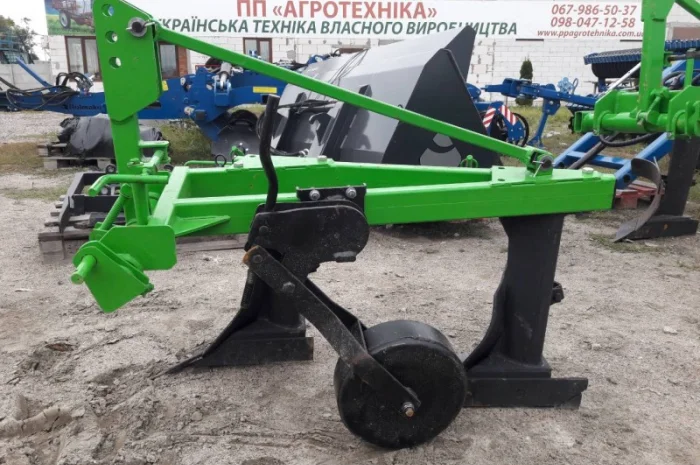 Плуг на трактор 20 л.с. 2-х корпусний 2/20 Bomet (Польща)- фото № 1