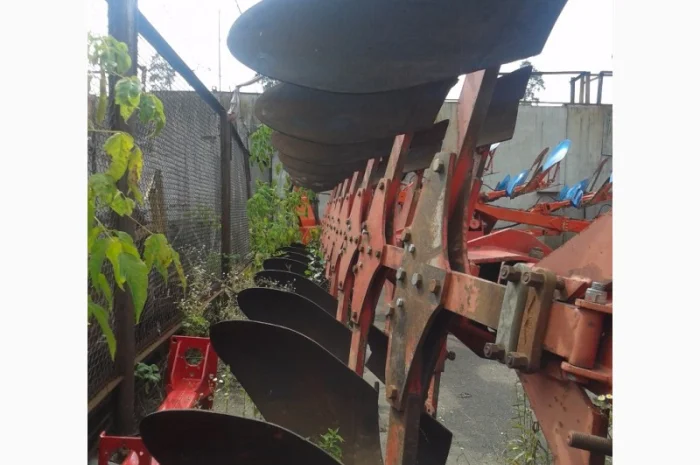 Плуг оборотний Gregoire Besson 8 корпусів- фото № 3