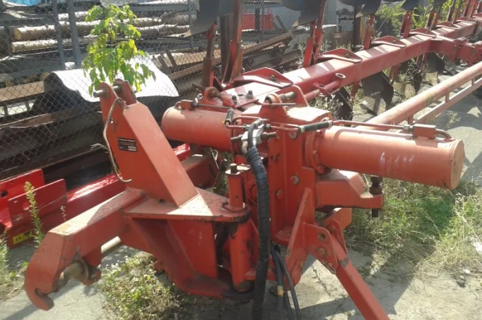 Плуг оборотний Gregoire Besson 8 корпусів- фото № 5