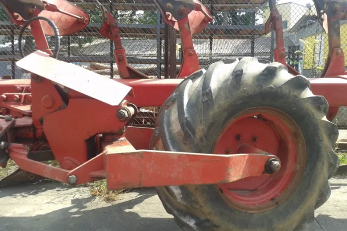 Плуг оборотний Gregoire Besson 8 корпусів- фото № 7