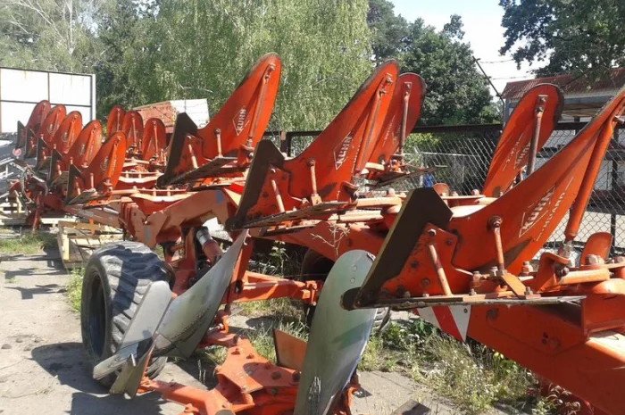 Плуг оборотний Kuhn Challenger 9 корпусів- фото № 1