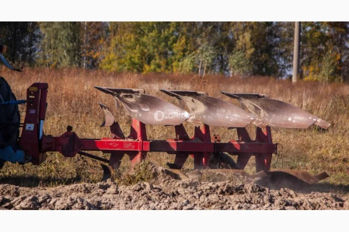 ПЛУГ 3-х корпусный поворотный Naud 21- фото № 1