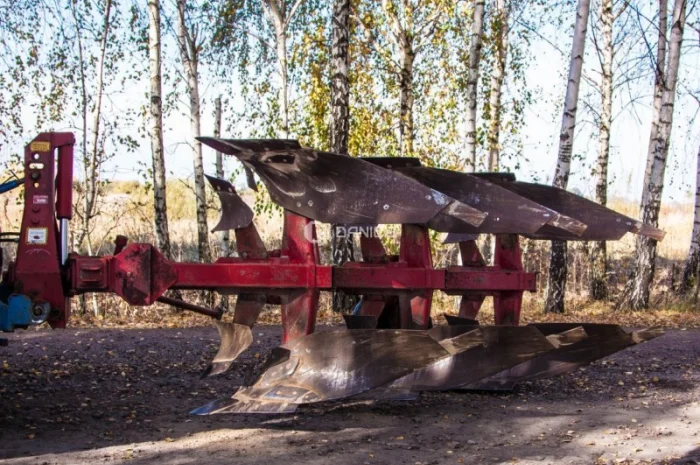 ПЛУГ 3-х корпусный поворотный Naud 21- фото № 2